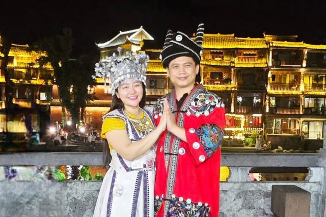 Dwi Hartono dan istri. [Instagram/@klanhartono]
